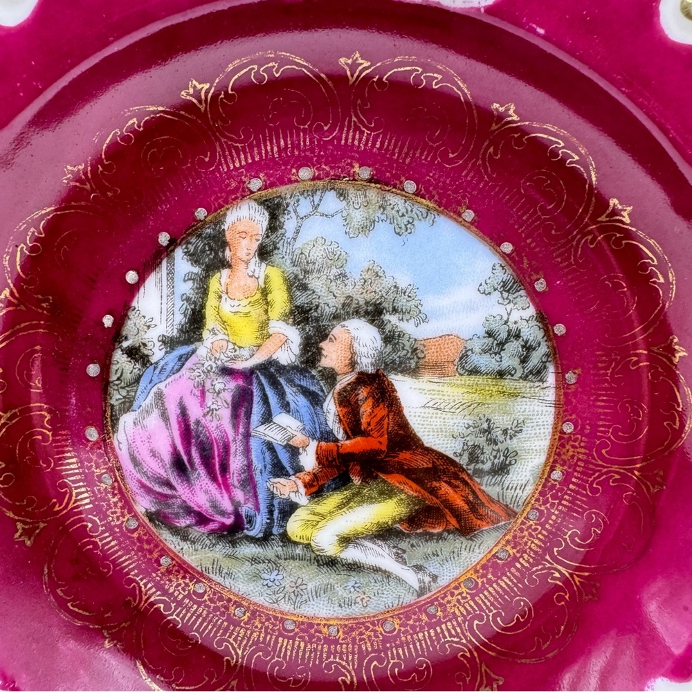 2 Vintage ashtrays with baroque Romantic Scene 5.75” occupied Japan Andrea Sadek - Picture 2 of 13